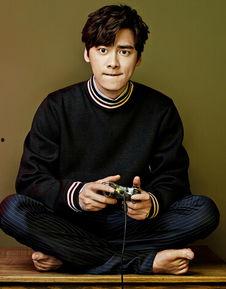 四川小李爆料李易峰视频,引发网友热议